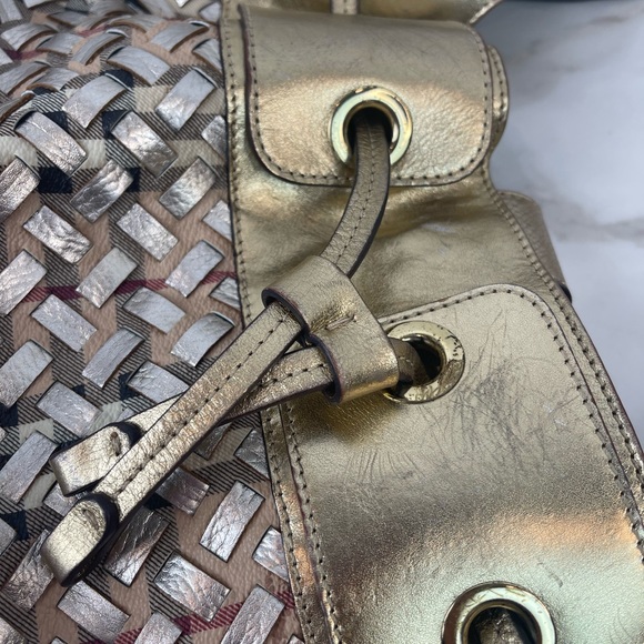 BURBERRY Metallic Gold /Beige Woven Nova Check PVC and Leather Warrior Hobo - Picture 10 of 12